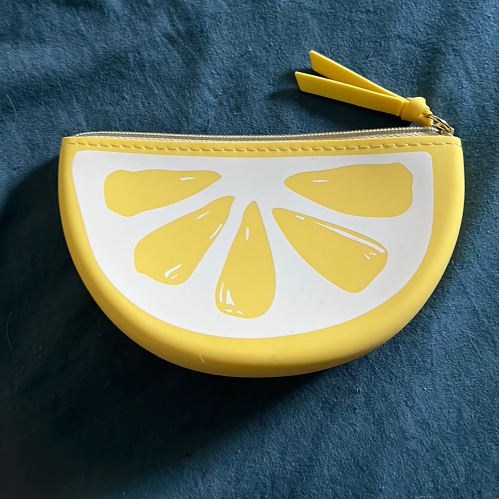 Lemon slice coin purse